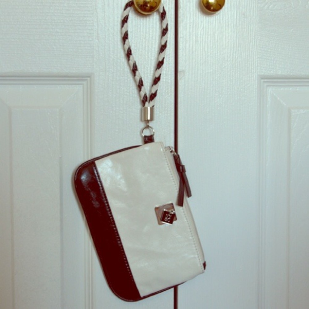 Black and white supercute NY&Co wristlet